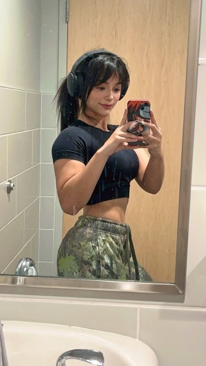 unfeelu Nude Leaks OnlyFans Photos #3