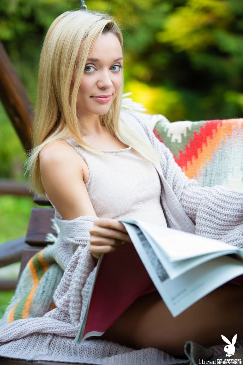 Zhenya Belaya in Full Swing 14309