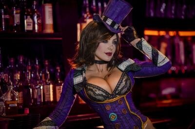 Jessica Nigri New Mad Moxxi (Full Cosplay gallery)