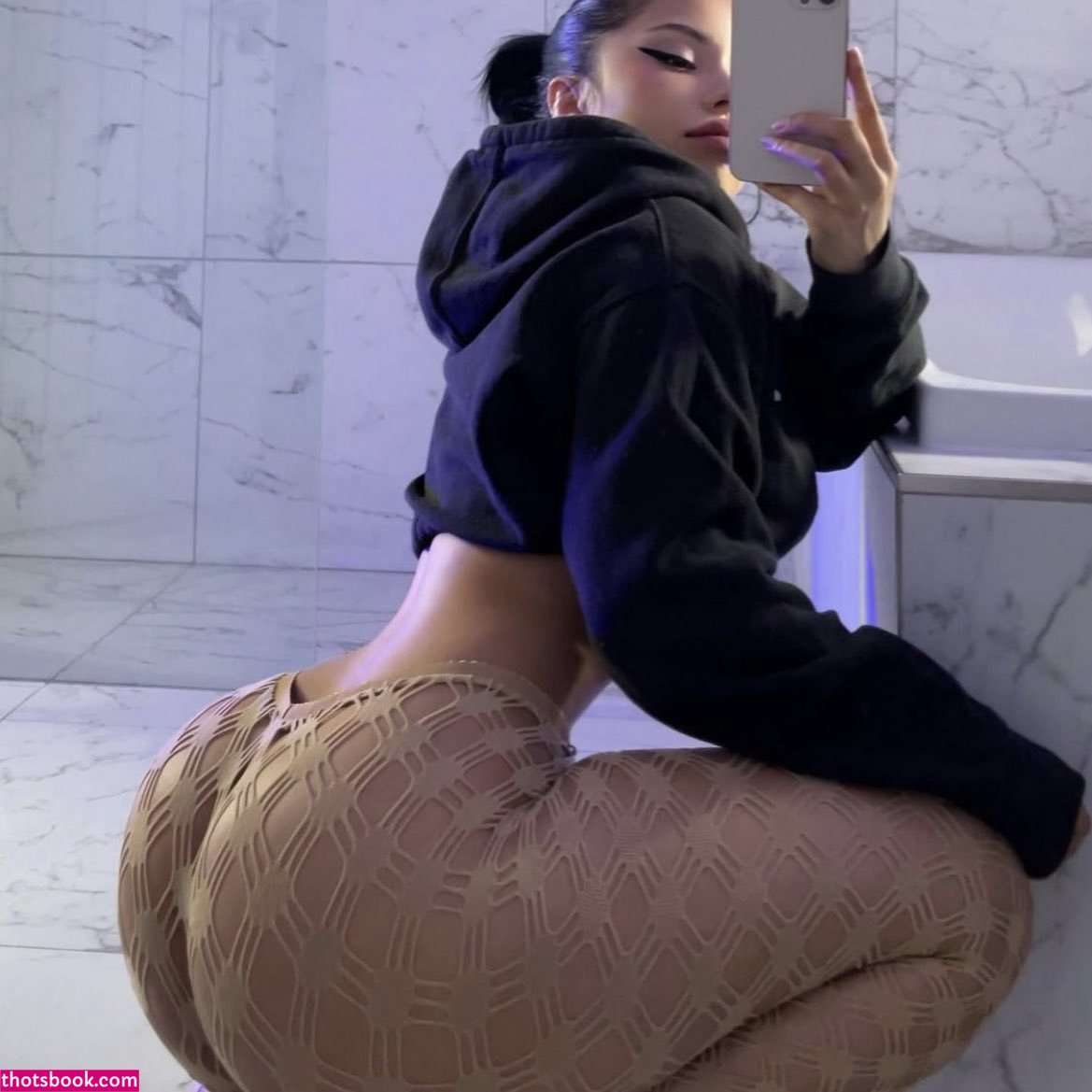 Gina Savage Photos #2 147901