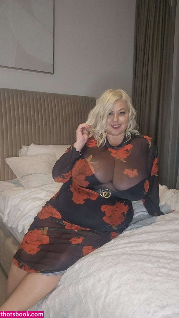 Lara Moore thecurvyone thecurvy1 Nude Leaks OnlyFans Photos #2 1916074