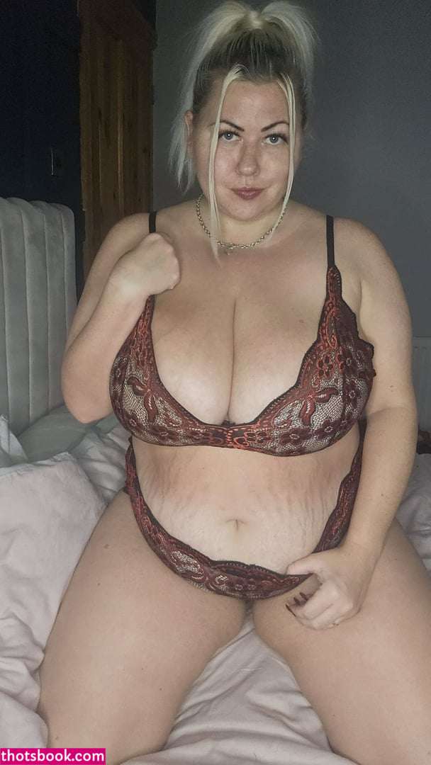 Lara Moore thecurvyone thecurvy1 Nude Leaks OnlyFans Photos #3 1916088