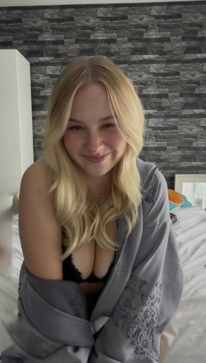 sophie mzt Nude Leaks OnlyFans Photos #4