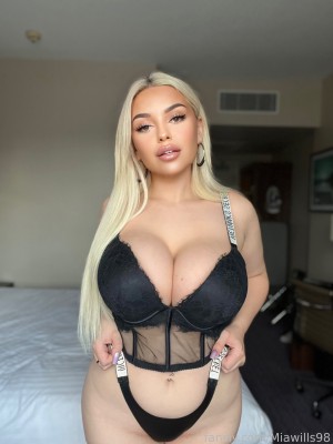 MiaWilliams98 Nude Leaks OnlyFans Photos #3