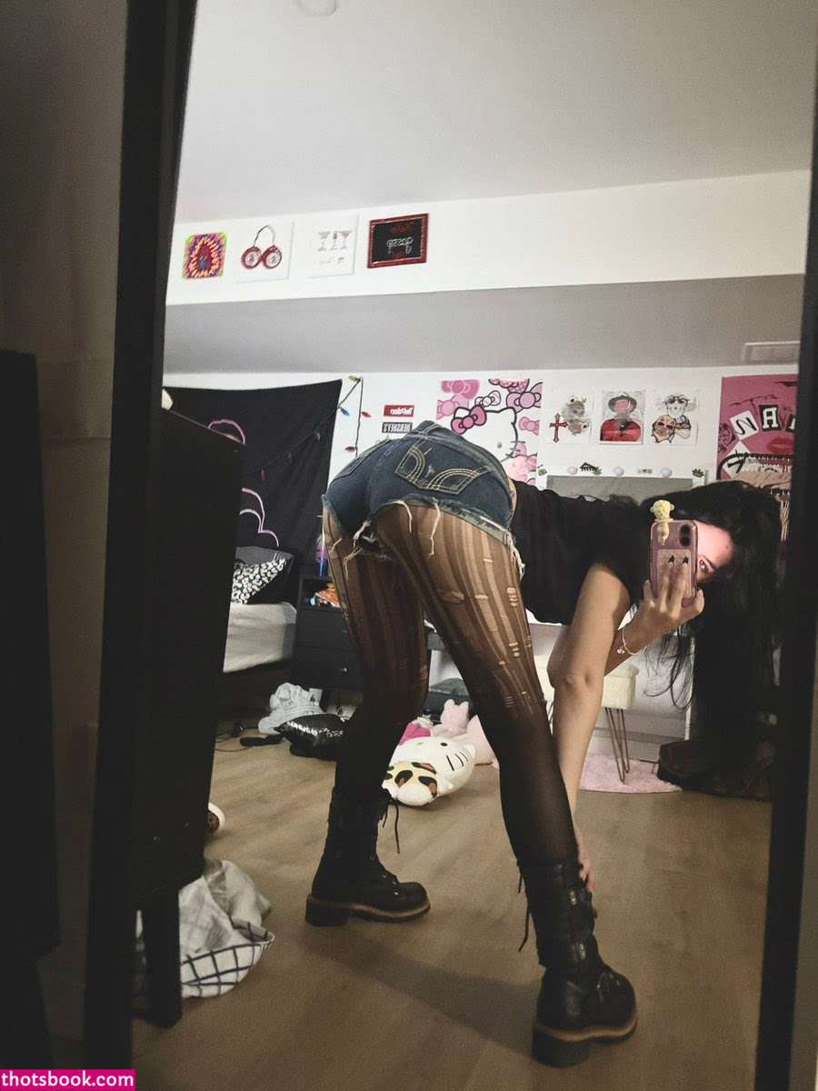 Sadgirlfetish sweetlittlebunni Nude Leaks OnlyFans Photos #3 1949658