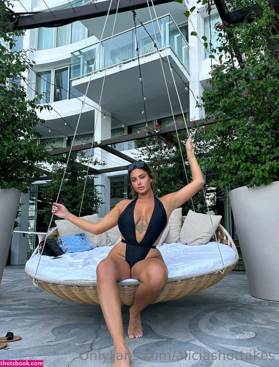 Aliciahottakes Livinlavialicia Nude OnlyFans Photos #2 379845