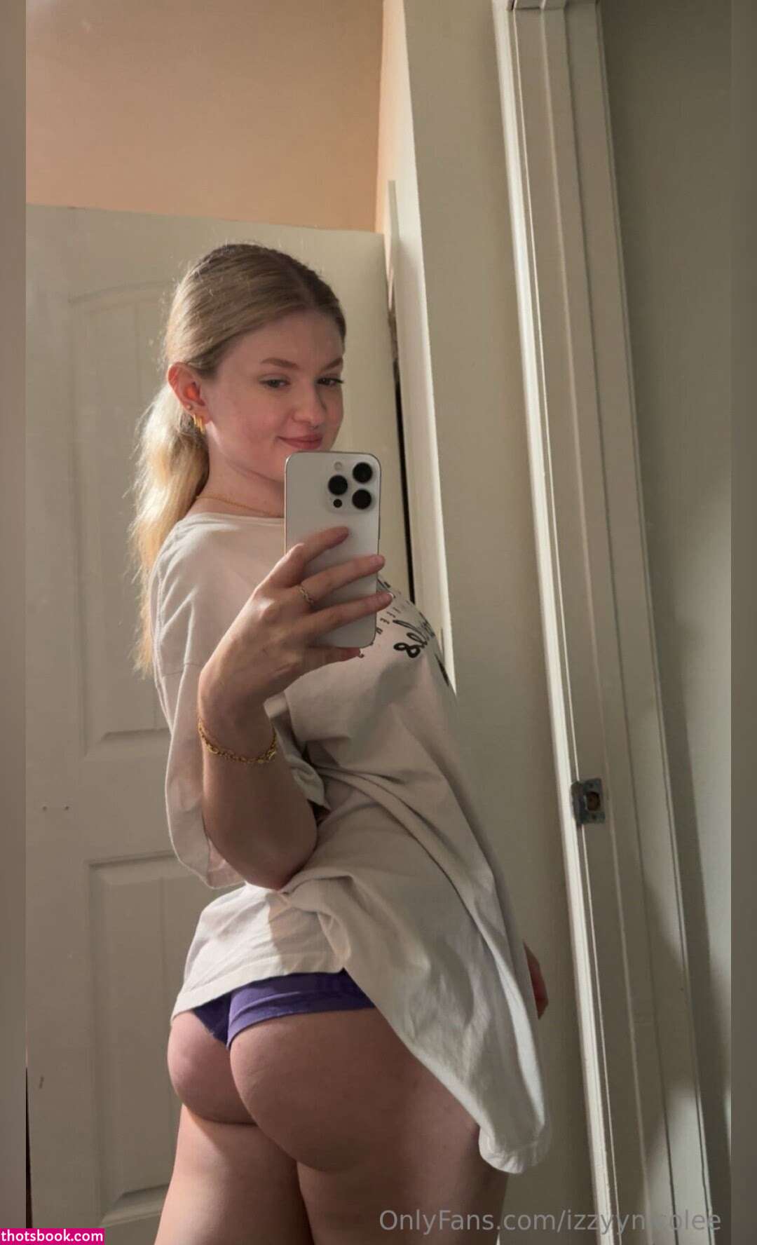 Izzy Nicole Izzyynicolee izzyluvaa lilyrose8009 Nude Leaks OnlyFans Photos #6 1827917