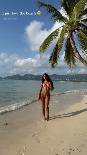 petitemauritian Nude Leaks OnlyFans Photos #5