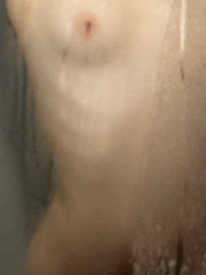 justacosplayer19 Aidrin baku spams Nude Leaks OnlyFans Photos #3