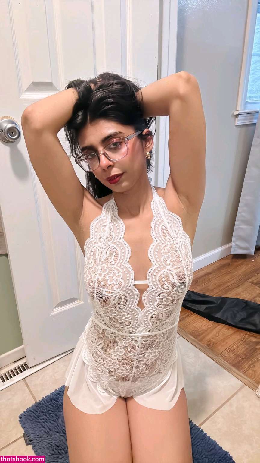 iamaqsapervaiz Nude Leaks OnlyFans Photos #1 1809259