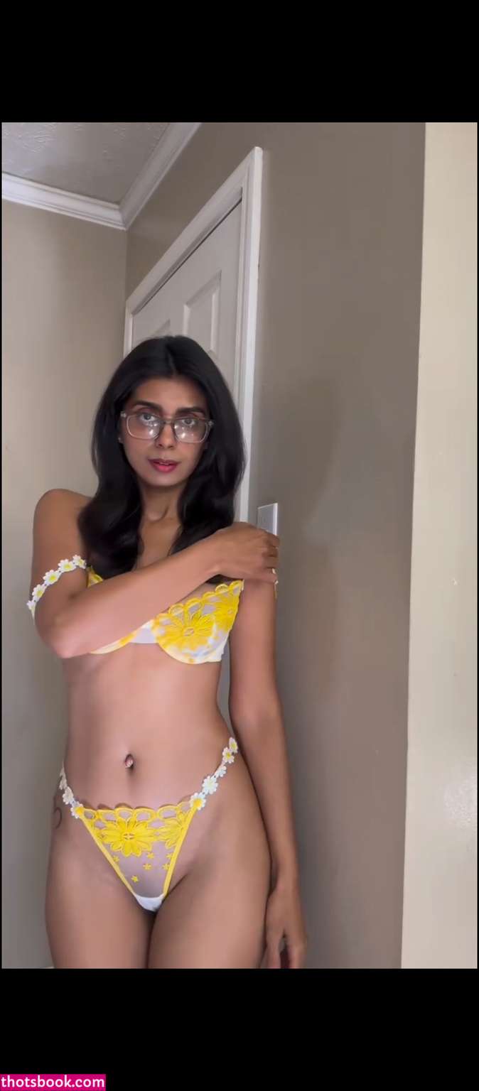 iamaqsapervaiz Nude Leaks OnlyFans Photos #4 1809278