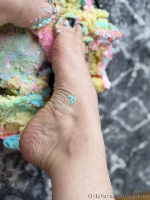 alibluee Nude Leaks OnlyFans Photos #6