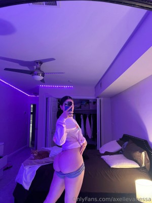 axellevanessa Nude Leaks OnlyFans Photos #3