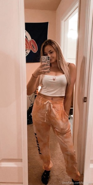 qquueeeennbbbb Nude Leaks OnlyFans Photos #2