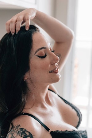 Aline Curti Nude Leaks OnlyFans Photos #1