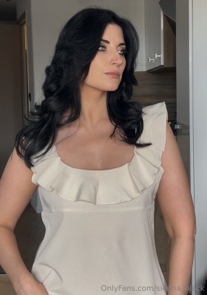 sienna black Nude Leaks OnlyFans Photos #1